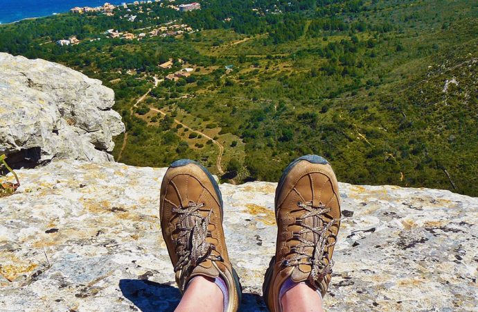Buty trekkingowe – jak wybrać zdrowe buty?