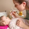 Czyszczenie nosa niemowlaka – jak to robić i jakich akcesoriów potrzebujesz?