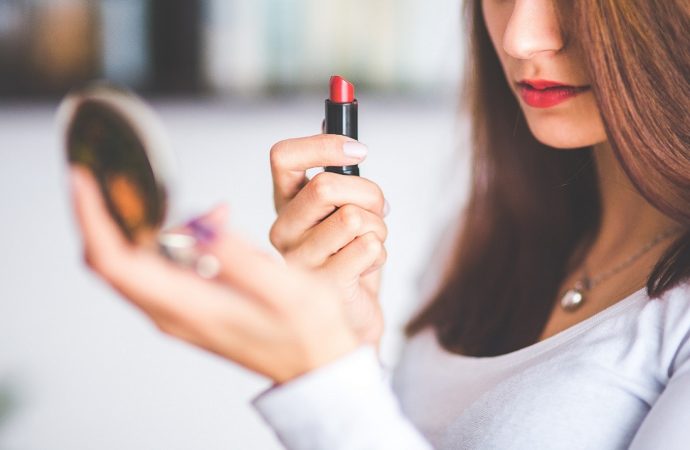 Makijaż permanentny ust – co warto wiedzieć?