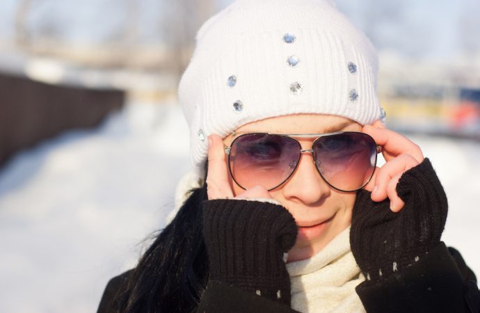 Okulary przeciwsłoneczne należy nosić także zimą