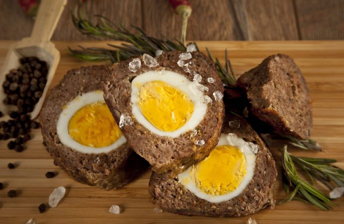 Pieczeń rzymska z jajkiem – w sam raz na Wielkanoc