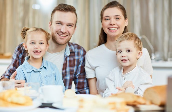 Wspólne posiłki i ich wpływ na relacje rodzinne
