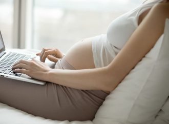 Szkoła rodzenia on-line: przygotowanie do porodu w dobie Internetu