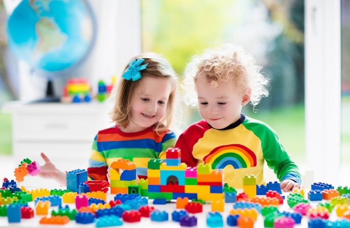 Jakie zabawki rozbudzają wyobraźnię dziecka?
