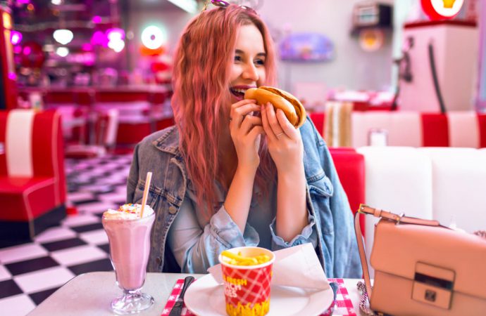 Cheat meal i cheat day – czym są i jak wpływają na odchudzanie?