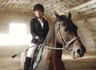 Fizyczne i emocjonalne korzyści z jazdy konnej