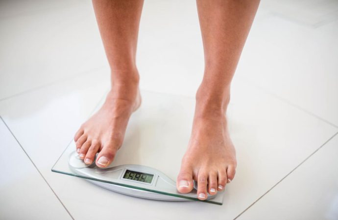Ciągłe wahania wagi – skąd się biorą i jak im przeciwdziałać?
